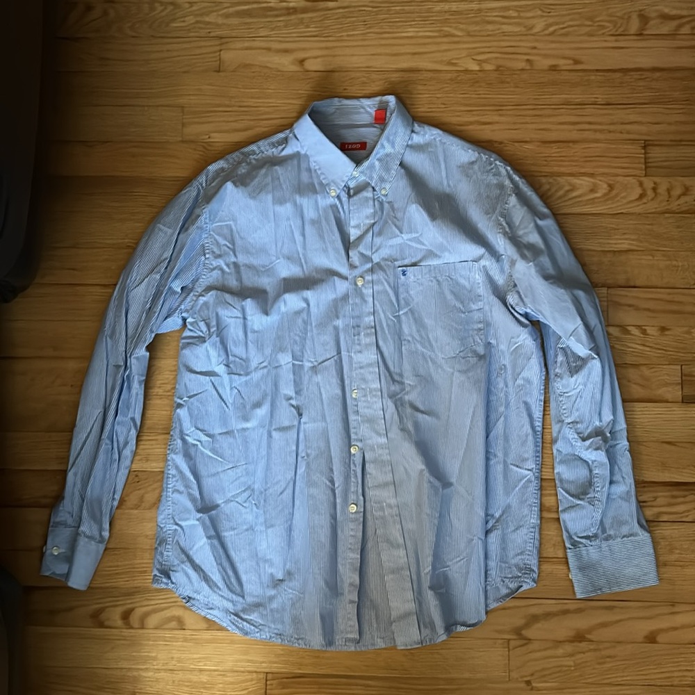 Men’s large Izod button down!